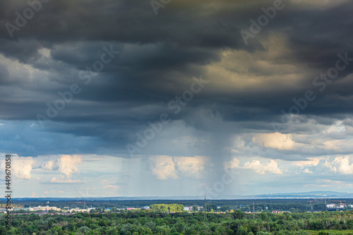Image of a shower cloud with rain veil © Aquarius