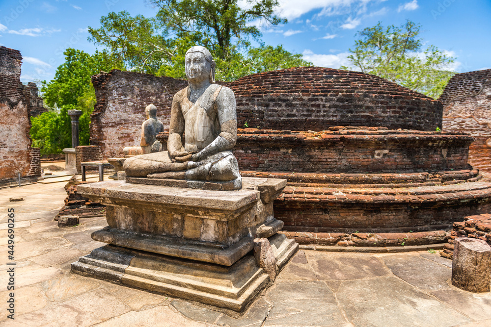 Polonnaruwa Vatadage is ancient structure of the Polonnaruwa Kingdom of Sri Lanka in the past. Polonnaruwa Vatadage is ancient structure of the Polonnaruwa Kingdom of Sri Lanka in the past.