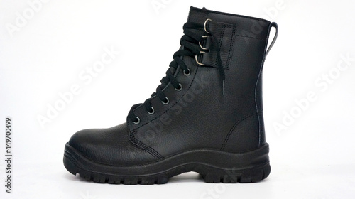 Cool black high boots for daily activities and protect the feet. Workers also wear these shoes as foot protection while working to protect their feet from work accidents.