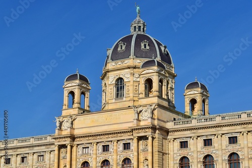 Kunsthistorisches Museum (Arts and history museum) on a sunny day with blue sky in Vienna, AUSTRIA.