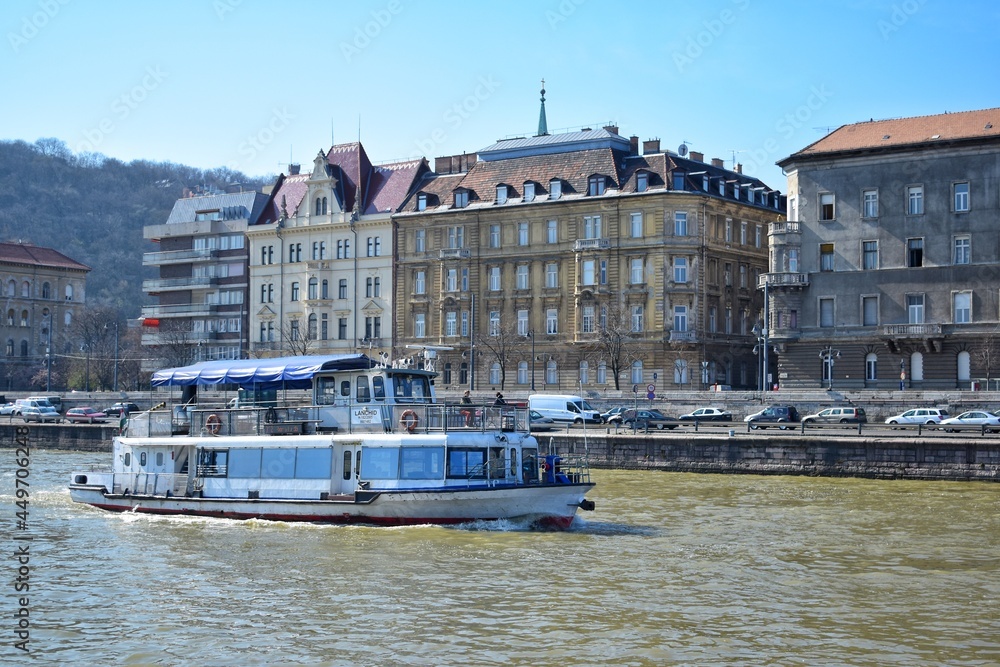 Tour boats take tourists to see the scenery of the Danube River building in Budapest, HANGARY.