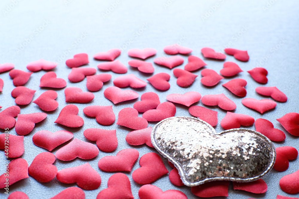 Obraz premium Love Valentines day romantic background. hearts and roses beautiful.Empty space Valentines day background with red hearts