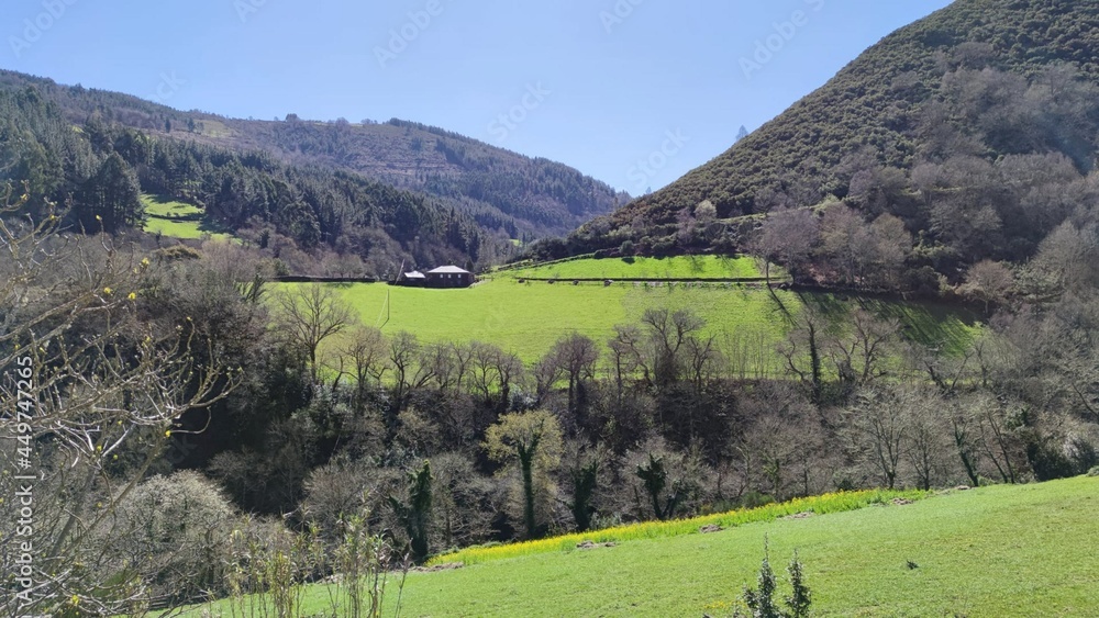 Paisaje montañoso en Galicia