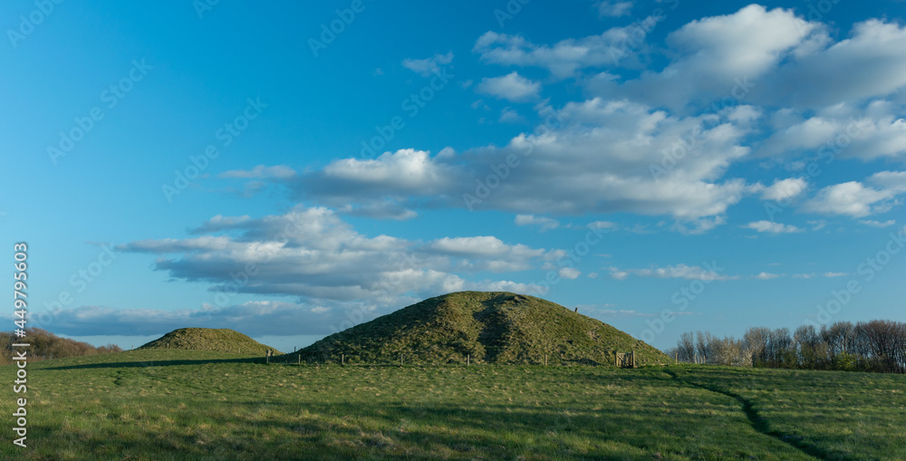 Thorshøje ved Kjeldbjerg. Denmark Mound Builders
