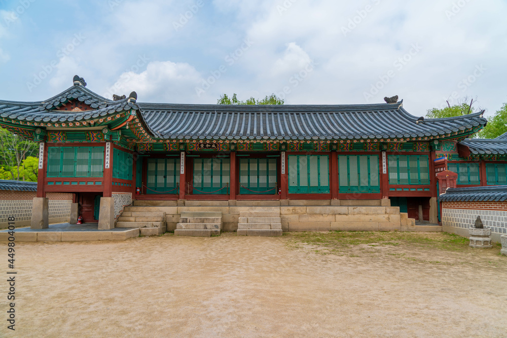 韓国のソウルの観光名所を旅行している風景 A scene from a trip to a tourist attraction in Seoul, South Korea.