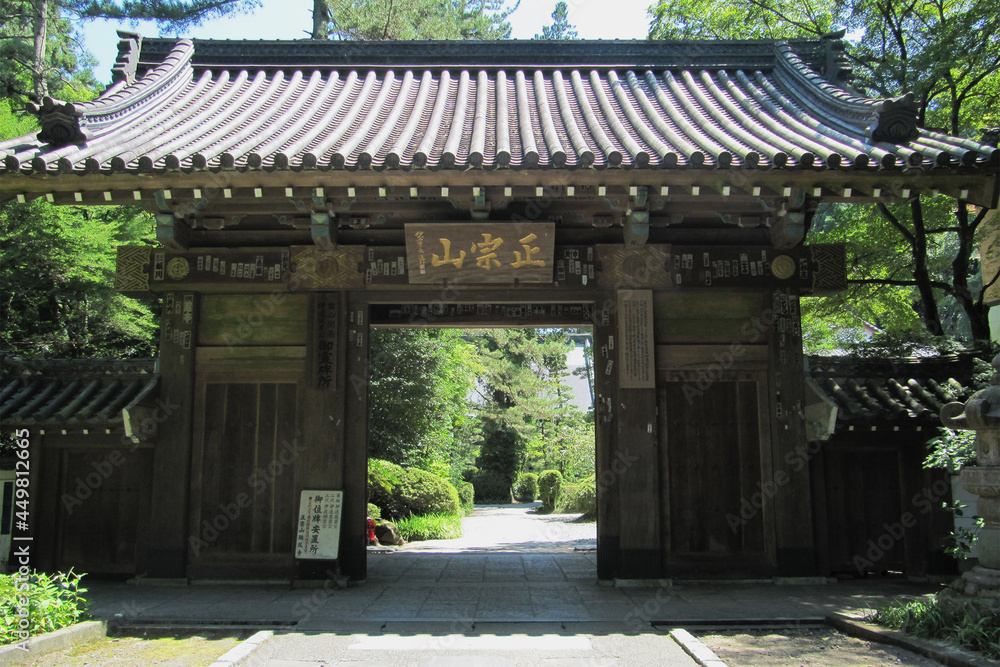 伊達政宗の菩提寺「瑞鳳寺」の山門 Stock Photo Adobe Stock