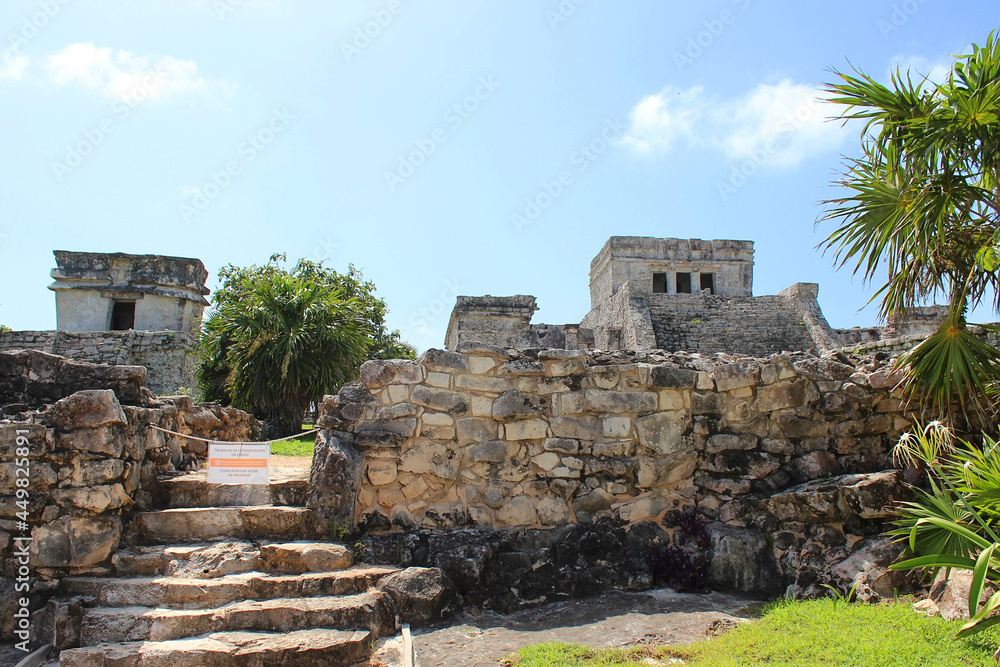  The Castle (El Castillo) temple and Temple of the Descending God in Tulum. The site of a pre-Columbian Mayan walled city in Riviera Maya, Quintana Roo, Yucatan, Mexico.