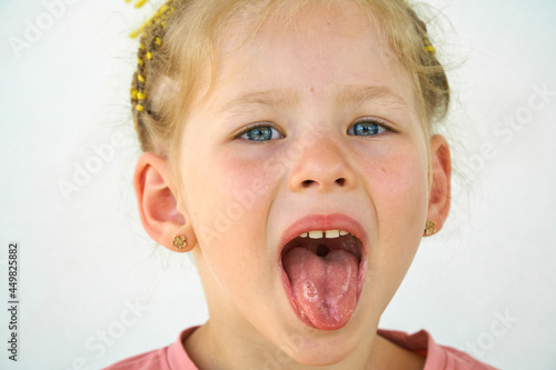 фотографія Cheerful child
