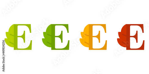 Otoño. Caída de la hoja. Logotipo letra inicial E con forma de hoja de árbol en color verde, naranja y rojo