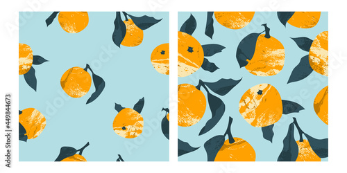 Seamless pattern with juicy mandarin, tangerine, orange, clementine. Fresh citrus fruit, healthy organic food. Ripe fruits with leaves. Vector flat cartoon botanical illustration for textile, wrapping
