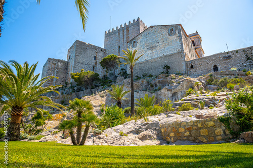 Castillo de Peñíscola visto desde el parque de artillería, Castellón, España