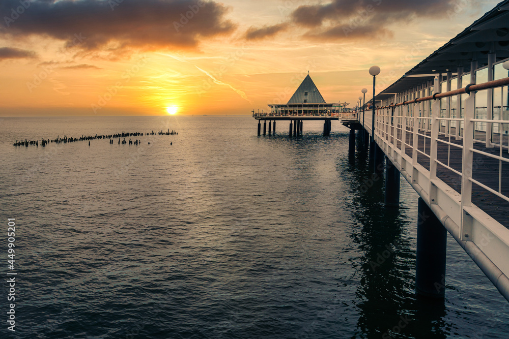 Obraz premium Ostsee im Sonnenuntergang