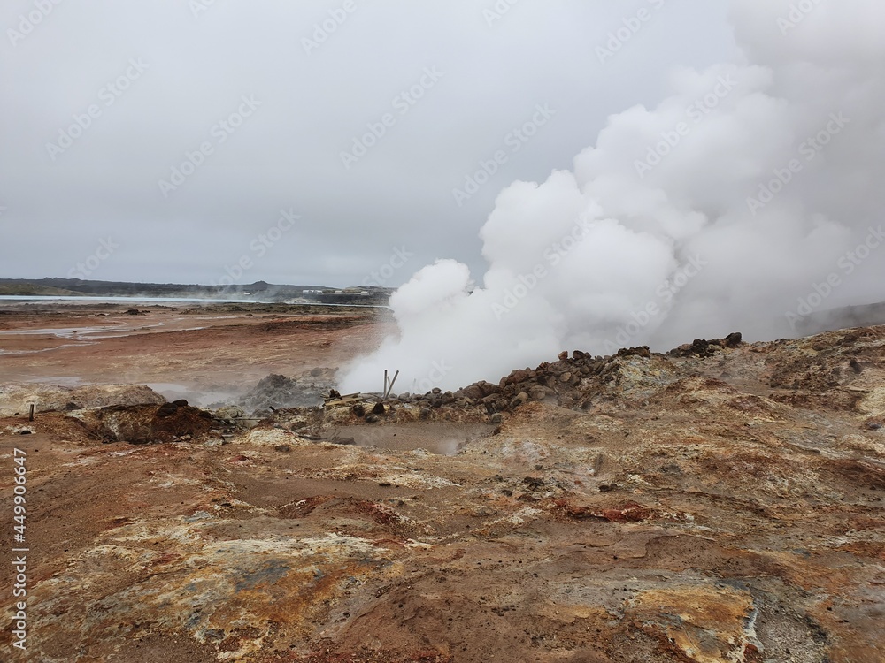 The geothermal area of Krysuvik on the Reykjanes Peninsula, Iceland Das Geothermalgebiet von Krysuvik auf der Reykjanes-Halbinsel, Island