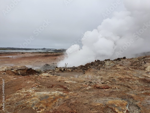 The geothermal area of Krysuvik on the Reykjanes Peninsula, Iceland Das Geothermalgebiet von Krysuvik auf der Reykjanes-Halbinsel, Island photo