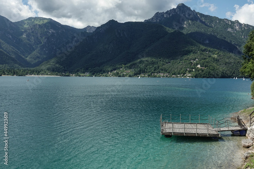 Pontile sul lago di Ledro, trentino, Italia