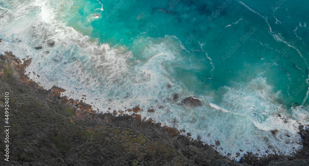Obraz premium Beautiful coastline along the ocean, aerial view