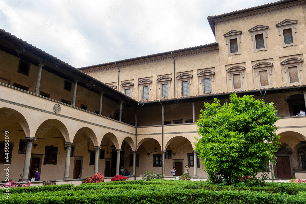 Courtyard of the Basilica di San Lorenzo in Florence