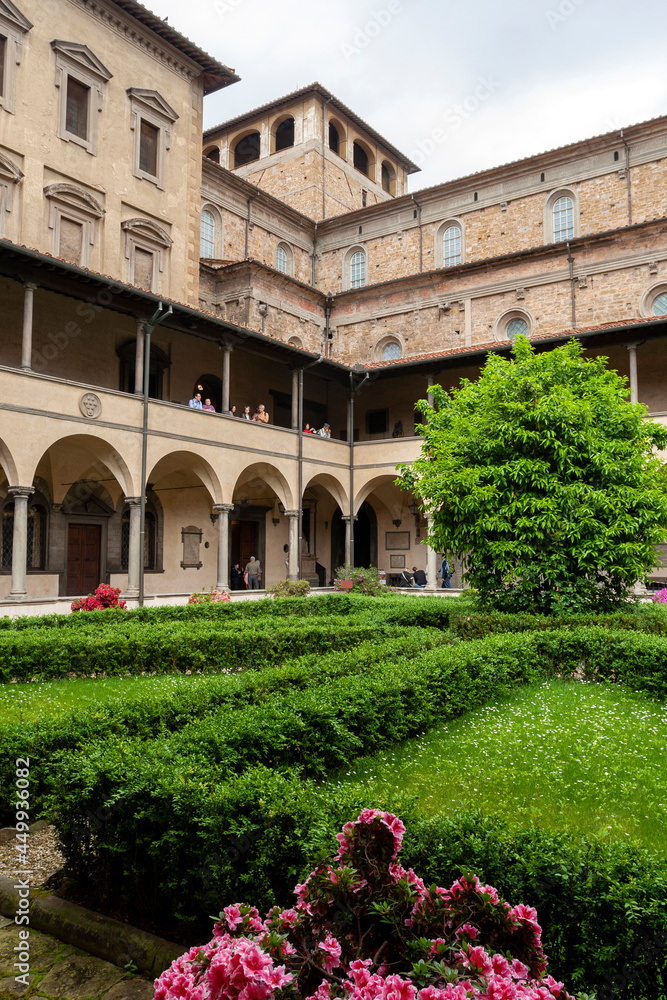 Courtyard of the Basilica di San Lorenzo in Florence