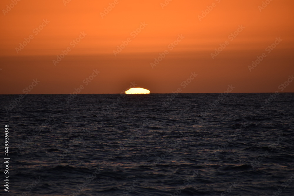 Atardecer en el mar