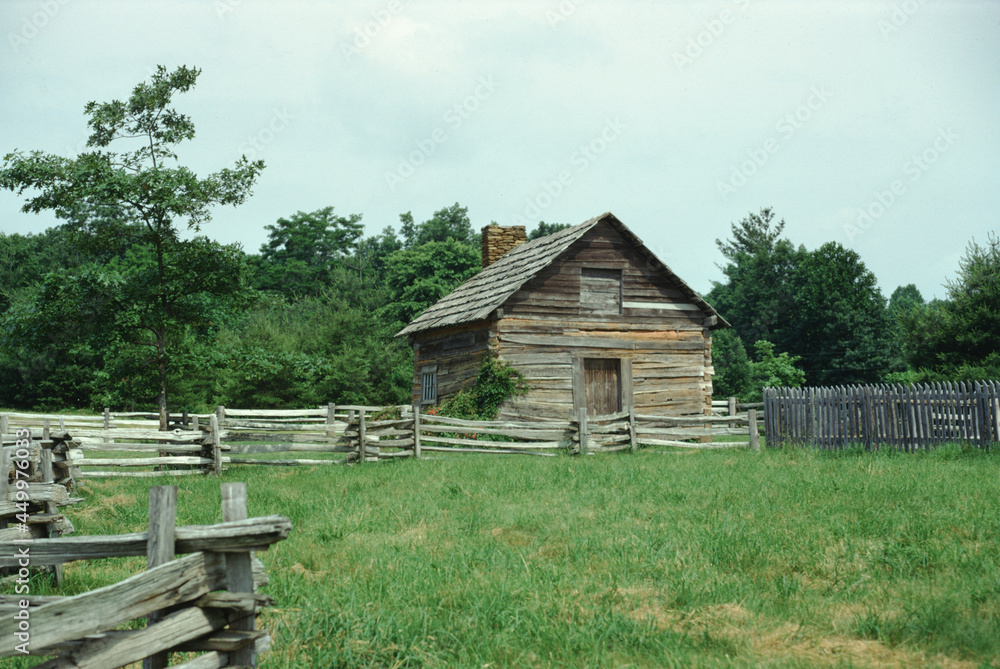 Old Log Cabin, Cade's Cove, Great Smokey Mountains National Park Old Log Cabin, Cade's Cove, Great Smokey Mountains National Park
