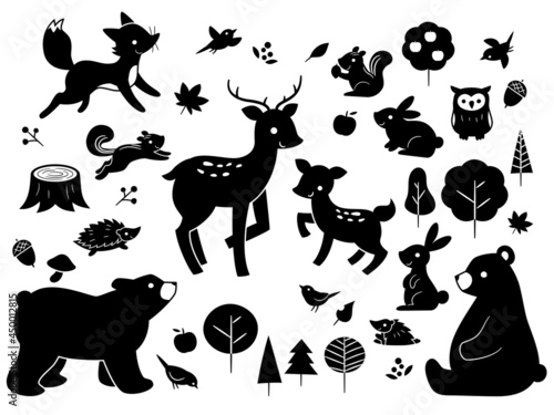 かわいい秋の森の動物シルエットセット　Animal silhouette in autumn forest vector illustration