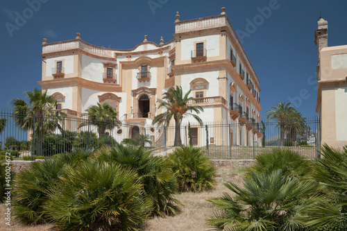 Bild auf Leinwand Bagheria, Palermo. Esterno di Villa Cattolica, museo Guttuso