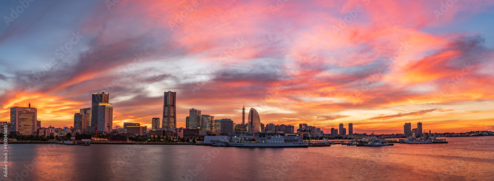 Εκτύπωση καμβά 神奈川県・横浜みなとみらい21地区の夕景
【Panoramic view of Yokohama Minatomirai21 in the evening】