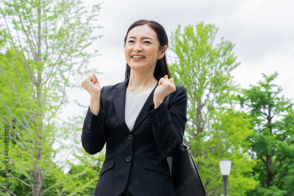 ミドル　女性　ビジネス　