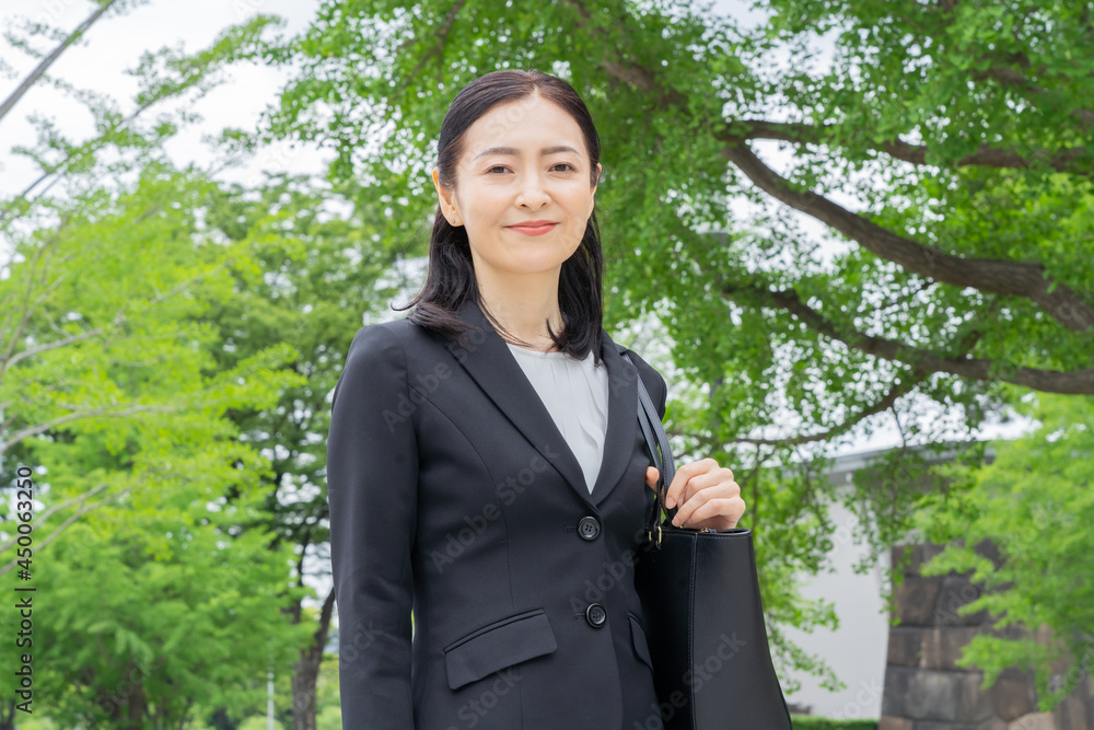 ミドル　女性　ビジネス　