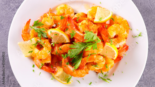 fried shrimp with garlic and parsley