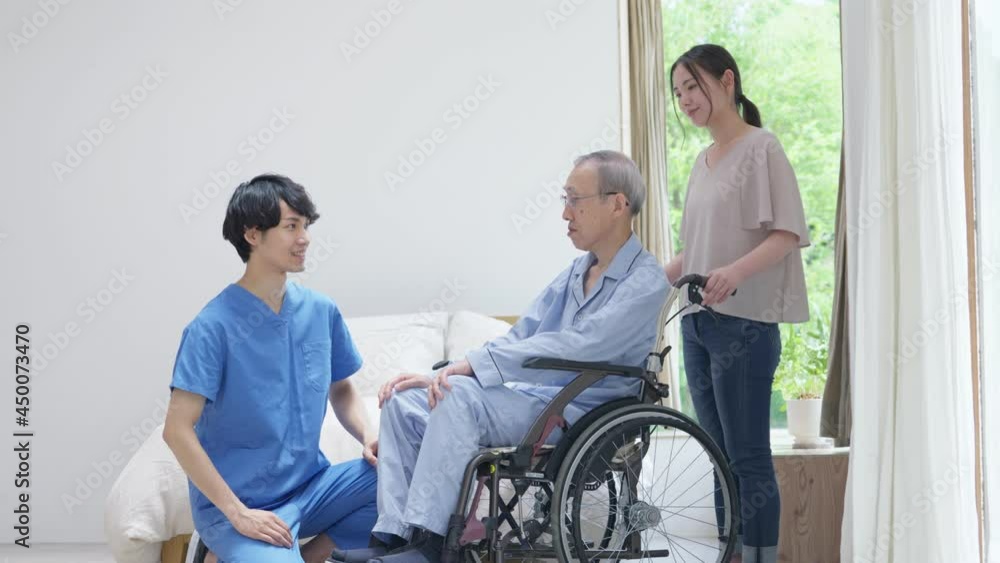 介護・医療・医者と話す患者 介護・医療・医者と話す患者