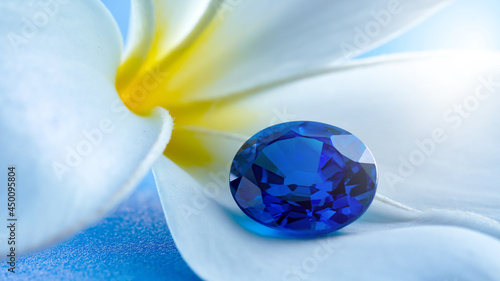 Bild auf Leinwand Blue sapphire Gemstone close up Shot