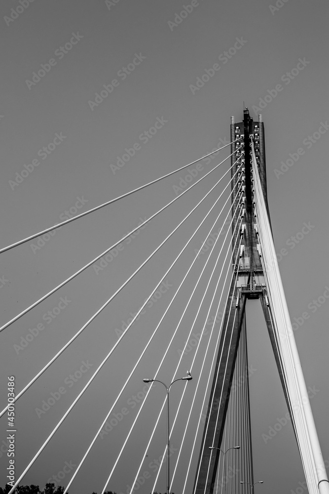 Fototapeta premium Czarno-białe, architektura, miasto, szkło, beton, budynki