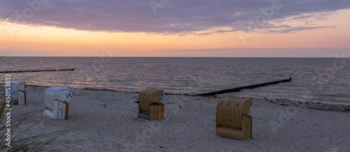 Panorama Sonnuntergang Ostsee Strand Strandkörbe