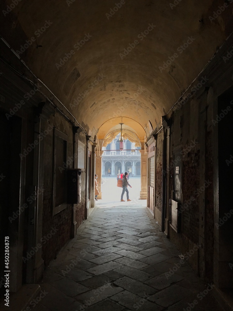 inside the tunnel Venice