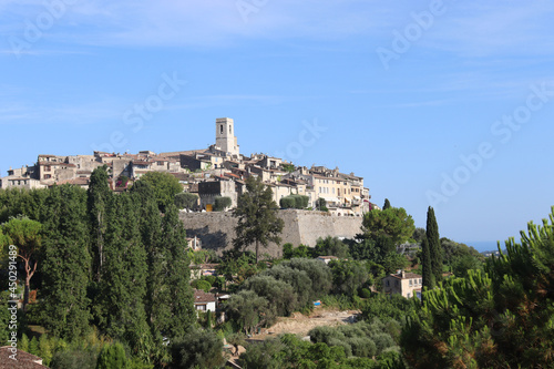 Blick auf Saint-Paul-de-Vence in der Provence  Frankreich