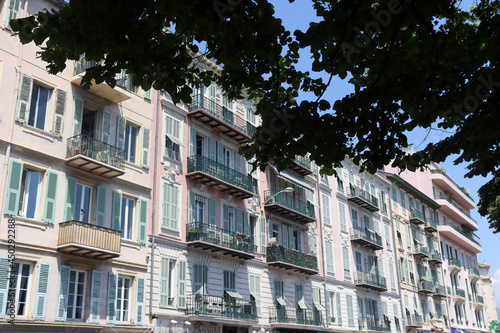 Wallpaper Mural Sanierte Altbauten des 19. Jahrhunderts im Viertel Jean-Médecin und in der Innenstadt von Nizza, Frankreich Torontodigital.ca