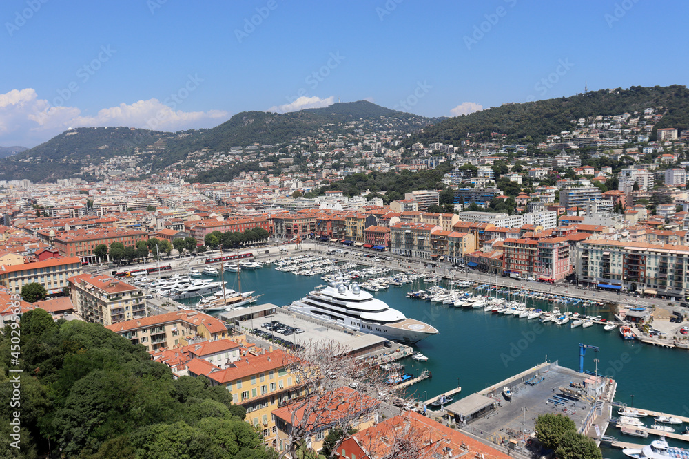 Hafen und Yachthafen von Nizza, Frankreich