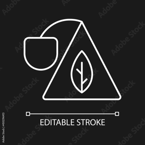 Sachet white linear icon for dark theme. Pyramid shaped package for tea. Natural refreshing drink. Thin line customizable illustration. Isolated vector contour symbol for night mode. Editable stroke