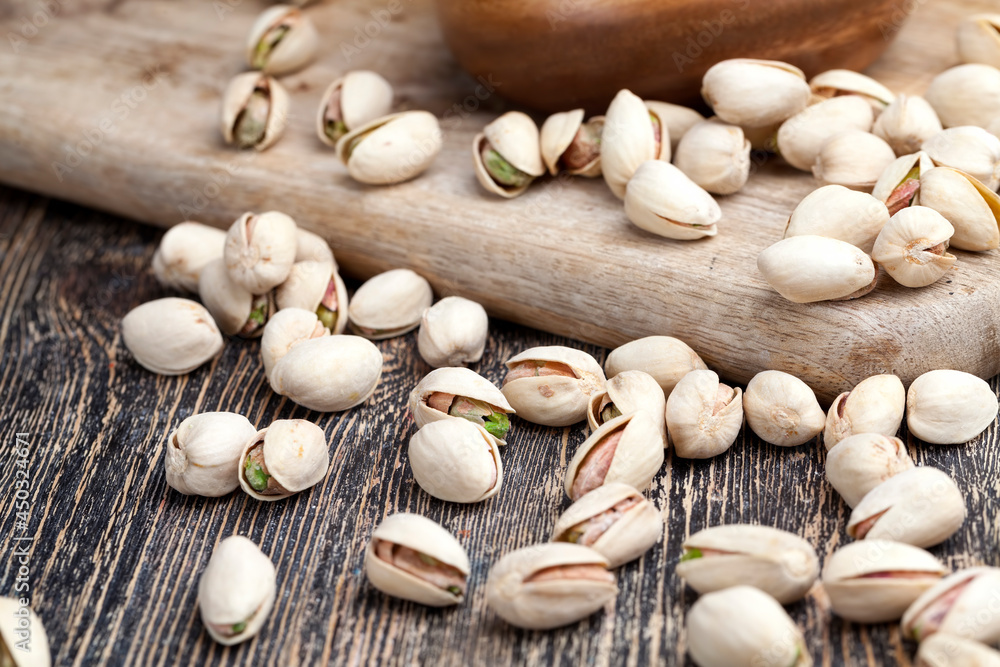 ripe roasted pistachios sprinkled with salt