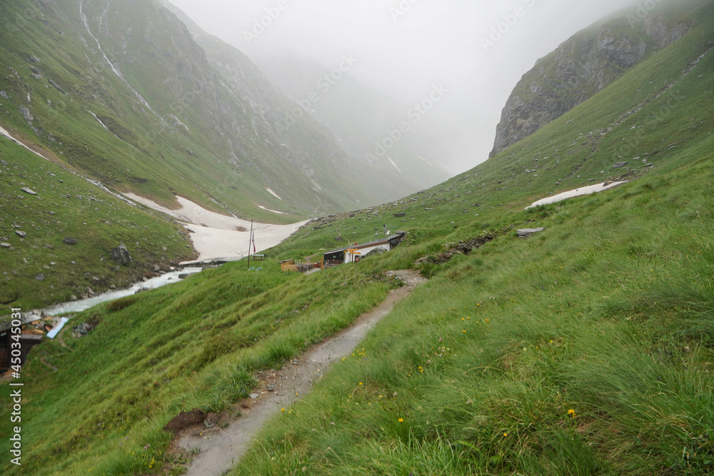 Iseltrail Hochgebirgs-Etappe: Wanderung zur Clarahütte von Prägraten