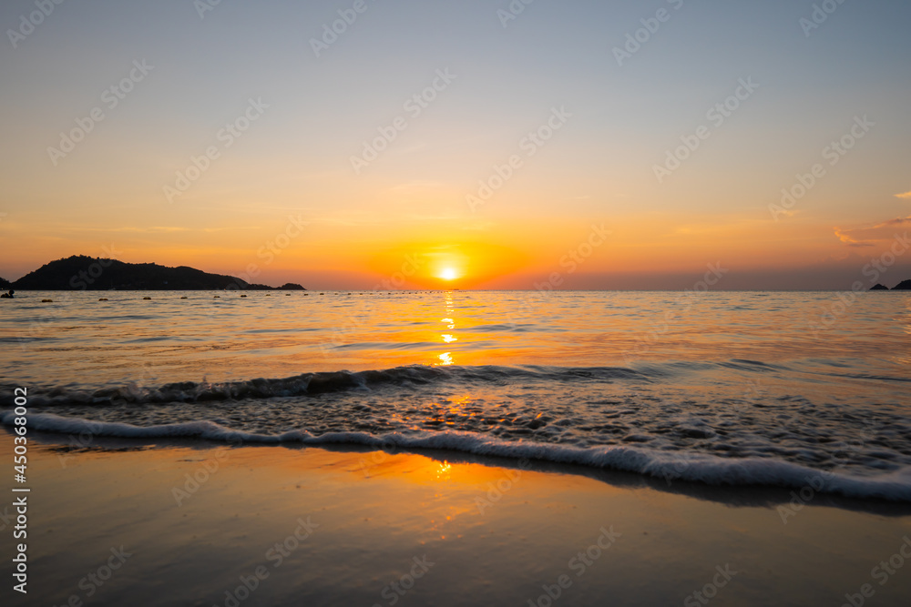 Obraz premium sunset at the beach