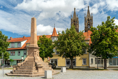 Stadtilmer Marktplatz mit Methfesseldenkmal © Juergen