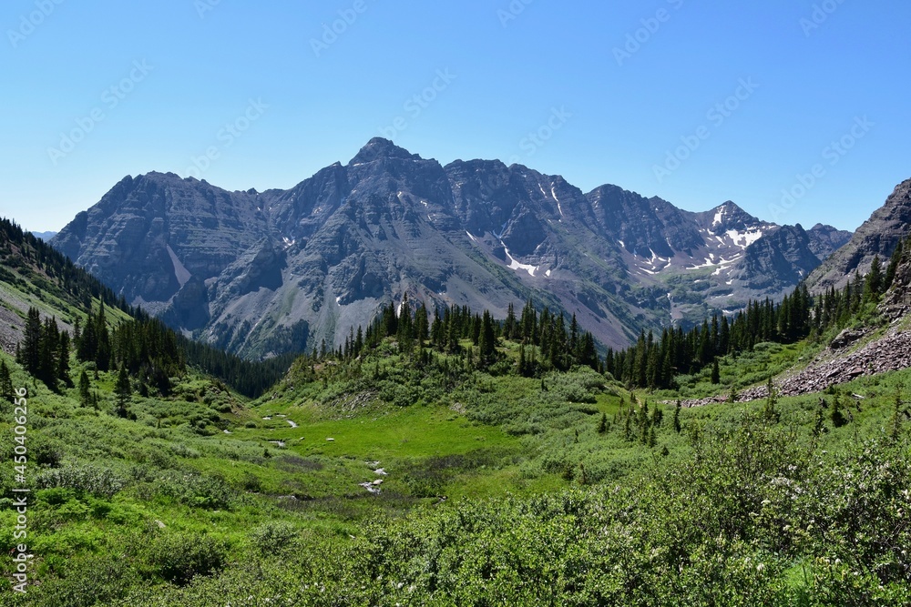 Fototapeta premium Pyramid Peak from Buckskin Pass