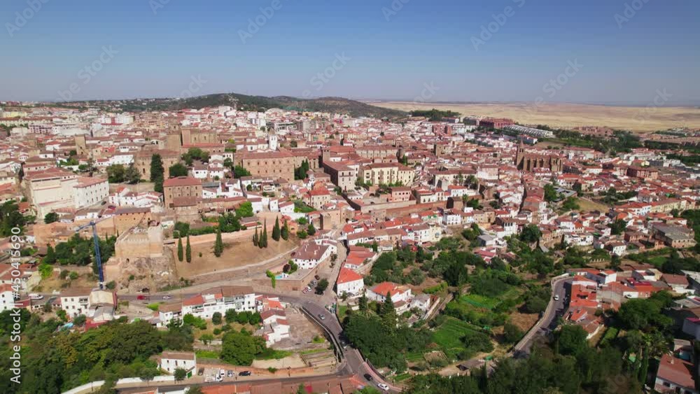 Cáceres city in Extremadura, Spain. Old town and houses. Game of thrones film location.
Drone view going up Cáceres city in Extremadura, Spain. Old town and houses. Game of thrones film location.
Drone view going up