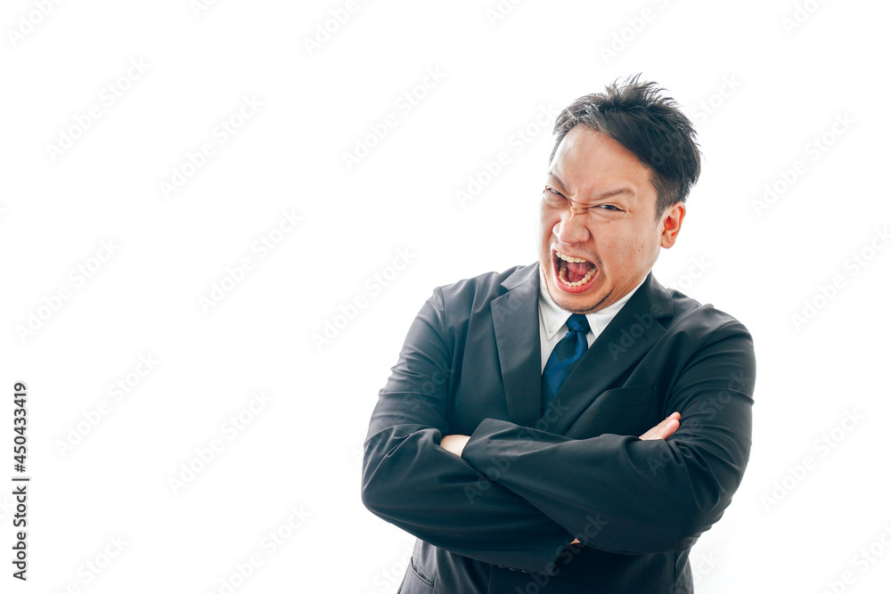 暴力を振るう中年男性 暴力を振るう中年男性