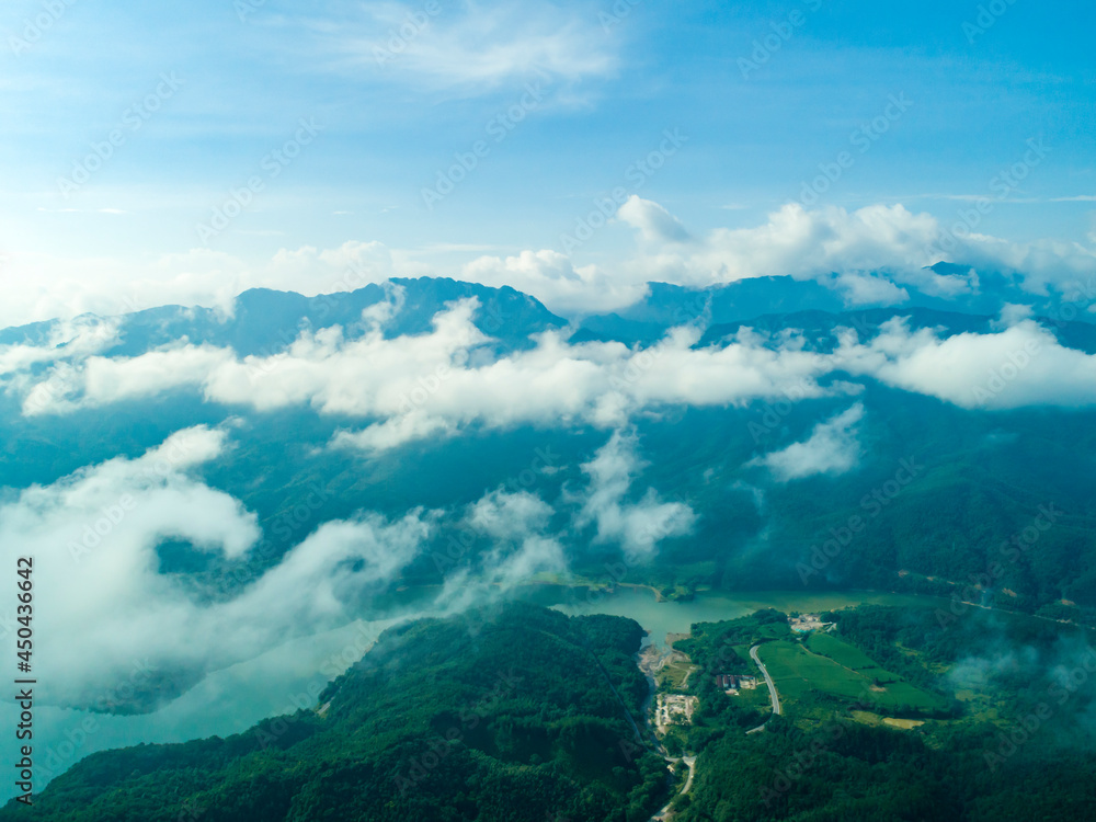Clouds on the mountains, Jing'an, Jiangxi Clouds on the mountains, Jing'an, Jiangxi