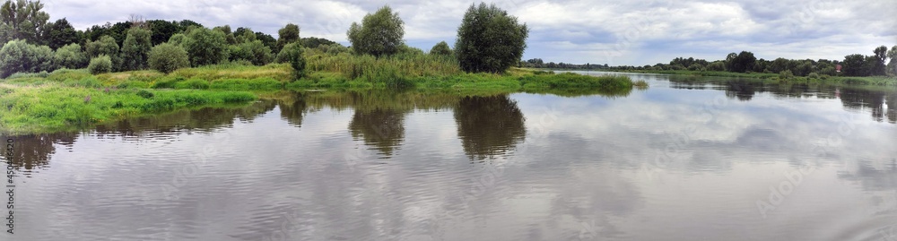 Panorama rzeki Odra. Polska. Panorama rzeki Odra. Polska.