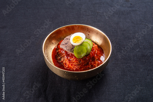 다른 요리와 같이 먹으면 더욱 맛있는 한국식 차가운 냉면