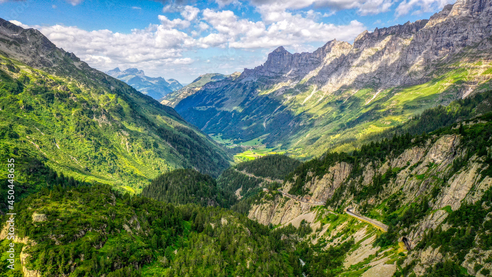 Der Sustenpass aus der Vogelperspektive im August 2021, Schweiz
